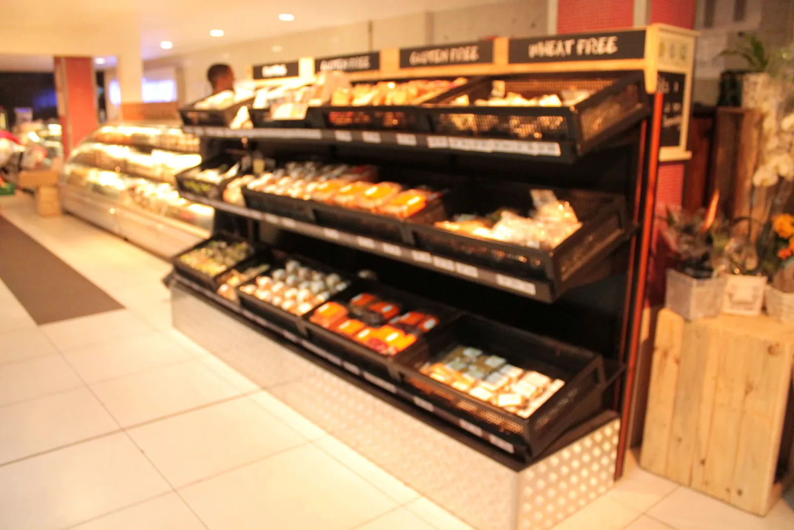 Angled bakery retail shelving